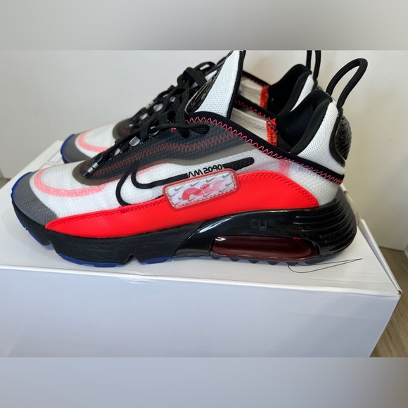 NIKE Custom Air Max 2090 - Picture 2 of 4